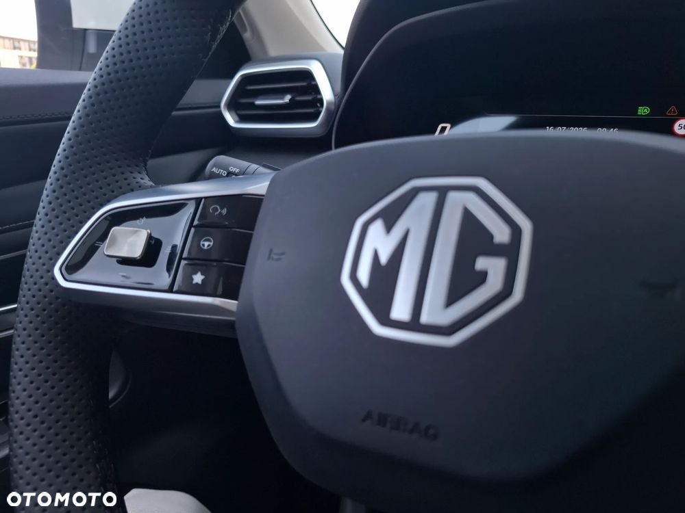 MG ZS Hybrid+ - 19
