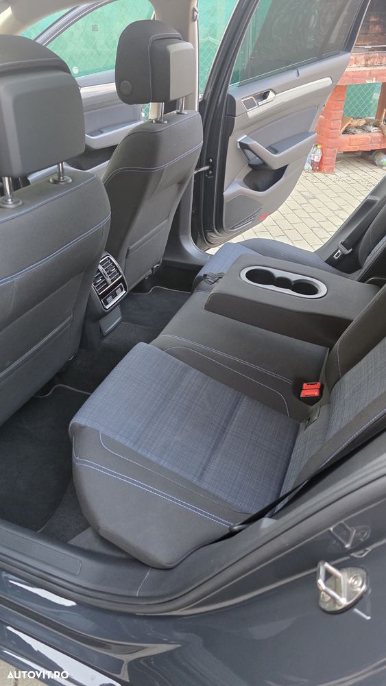 Volkswagen Passat - 13