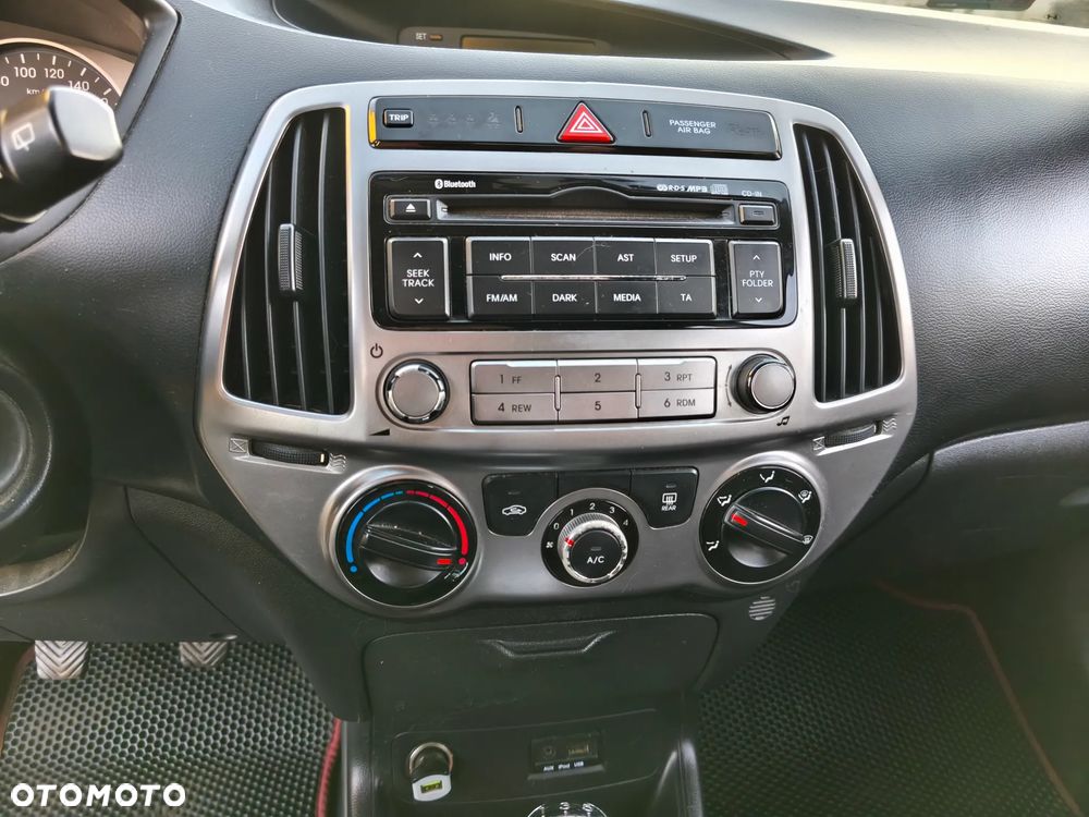 Hyundai i20 1.25 Wersja Jubileuszowa - 16