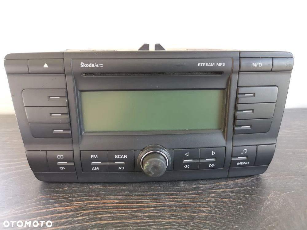 Radio do Skoda Octavia Stream 1Z0 035 161 C - 1