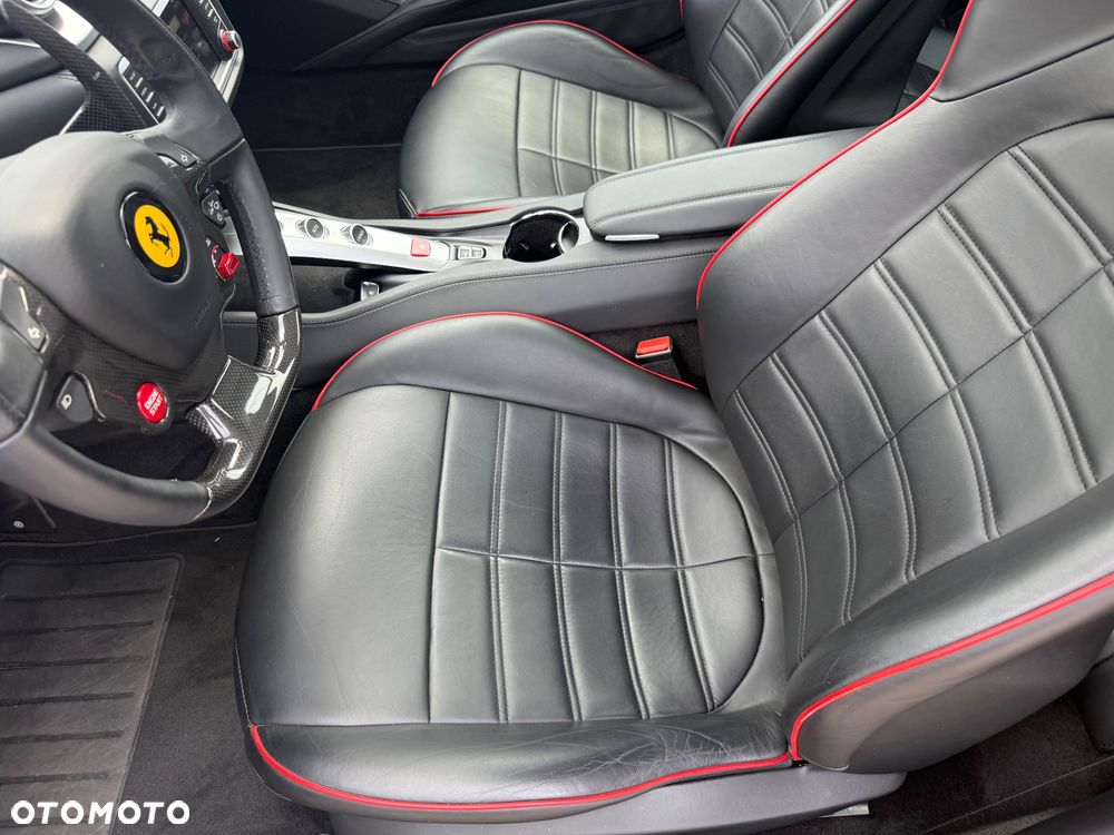 Ferrari California T - 13