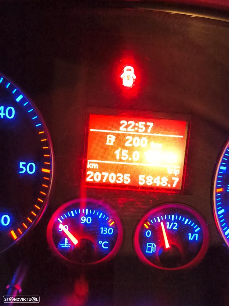 VW Touran 2.0 TDI DPF Trendline - 2