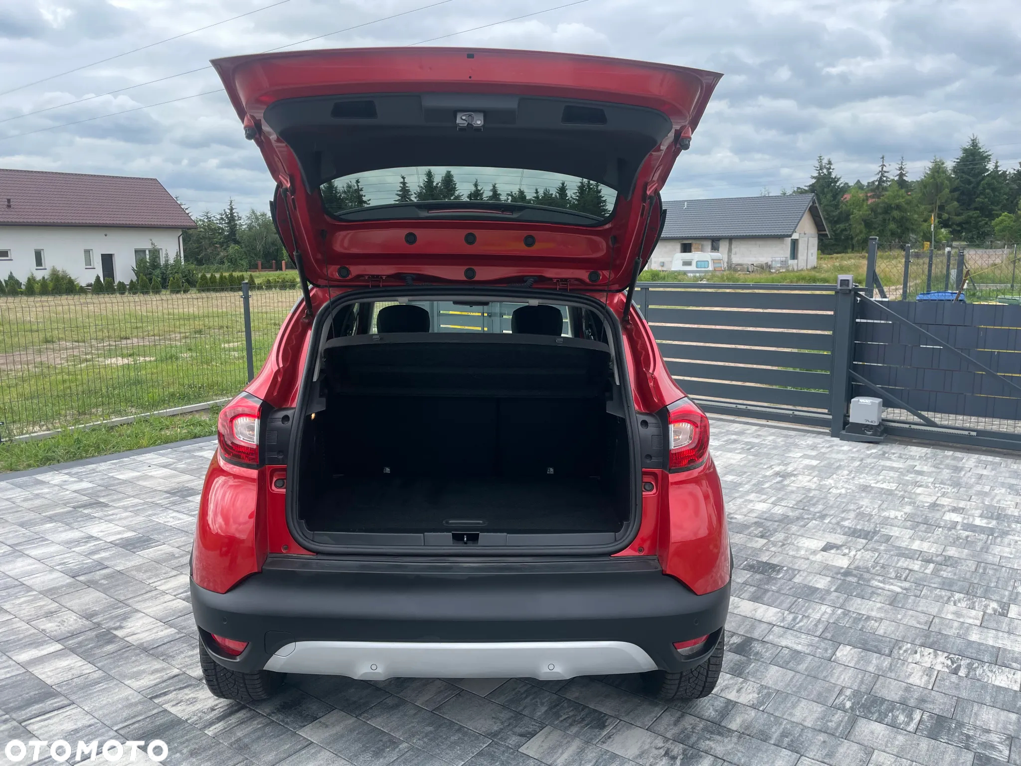 Renault Captur 1.2 TCe Helly Hansen EDC - 9