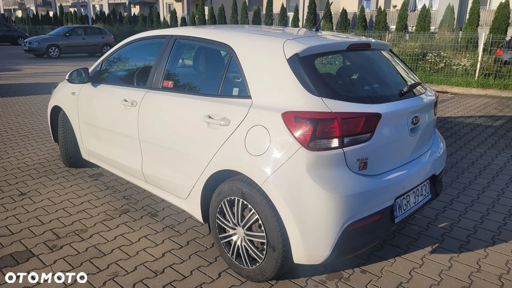Kia Rio 1.4 M - 4