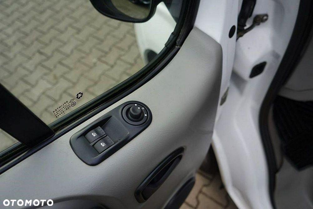 Opel Vivaro - 16
