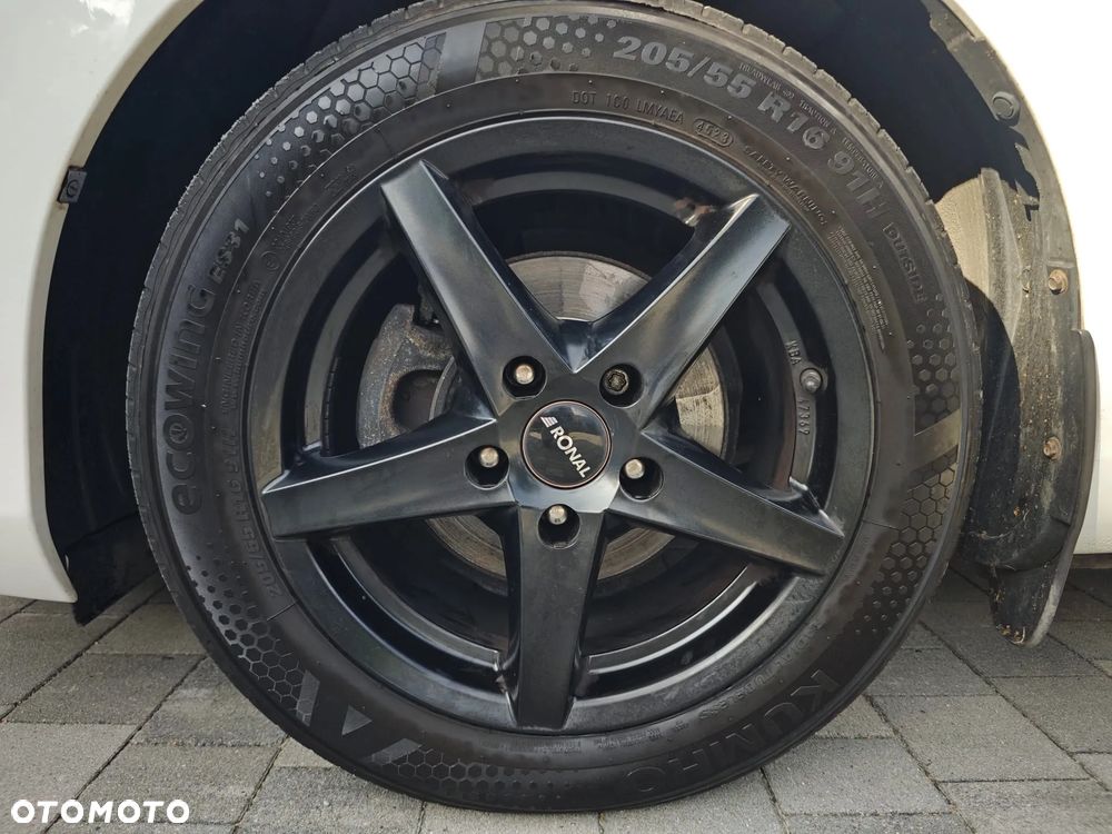 Toyota Auris 1.4 D-4D Active - 5