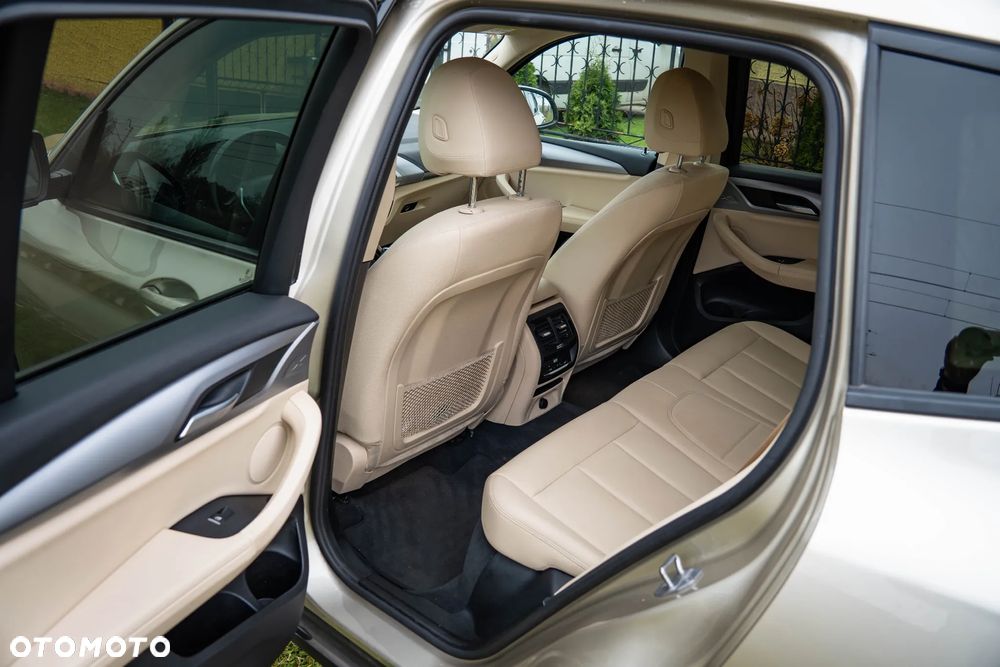 BMW X3 sDrive18d Advantage - 22