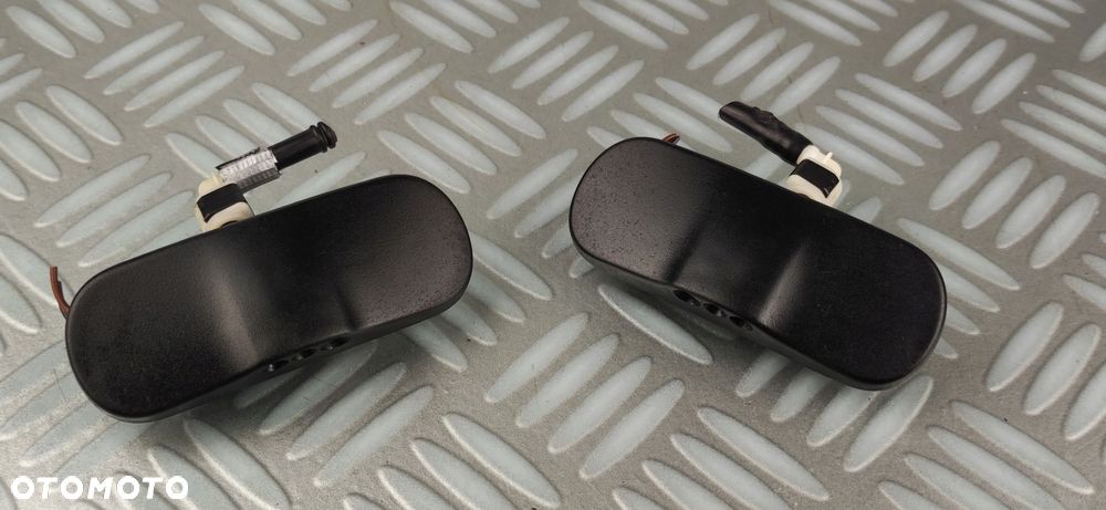 dysza spryskiwacza szyby przedniej lewa prawa grzana AUDI A3 II 2 8P - 1