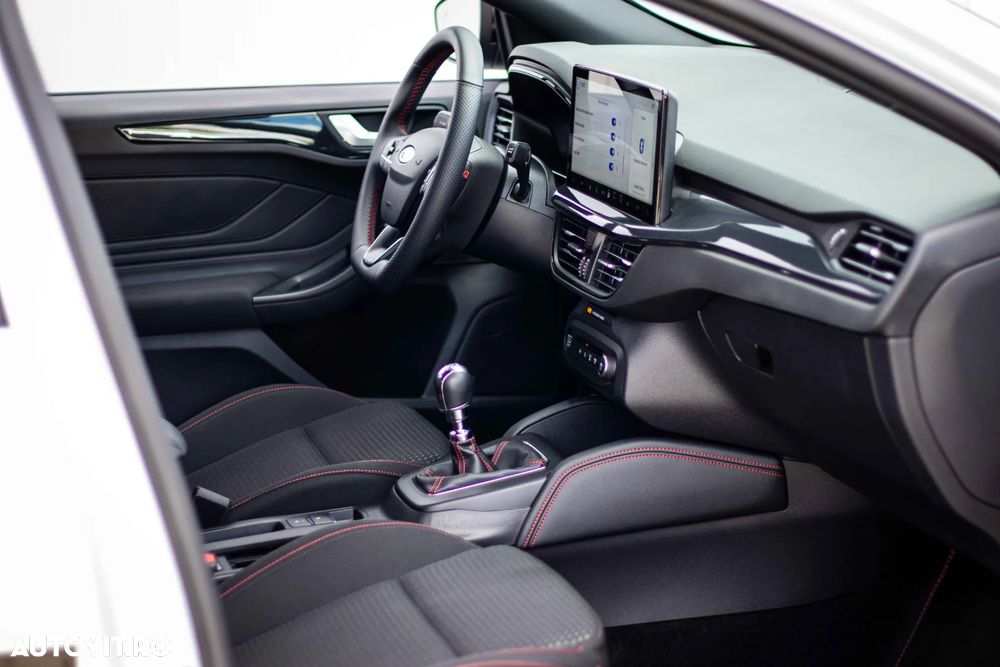 Ford Focus 1.0 EcoBoost MHEV ST-Line X - 17