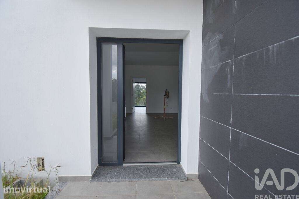 Moradia térrea T3 em São Miguel, Santa Eufémia e Rabaçal de 207 m2 - Grande imagem: 4/38