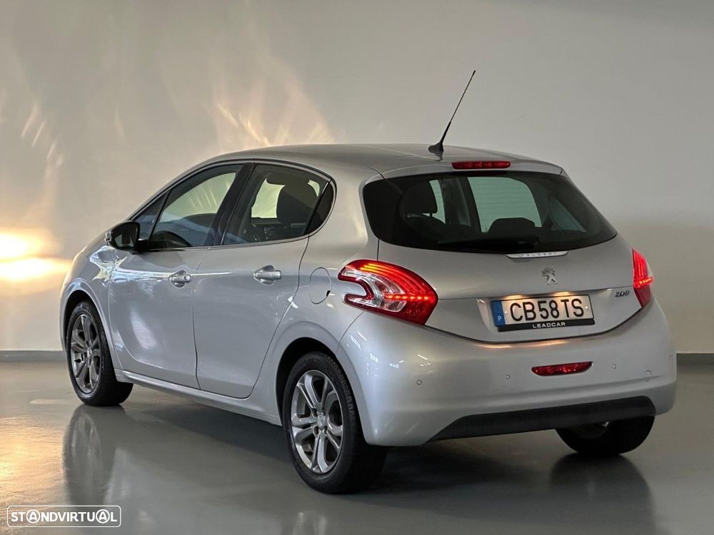 Peugeot 208 1.2 PureTech Allure - 4