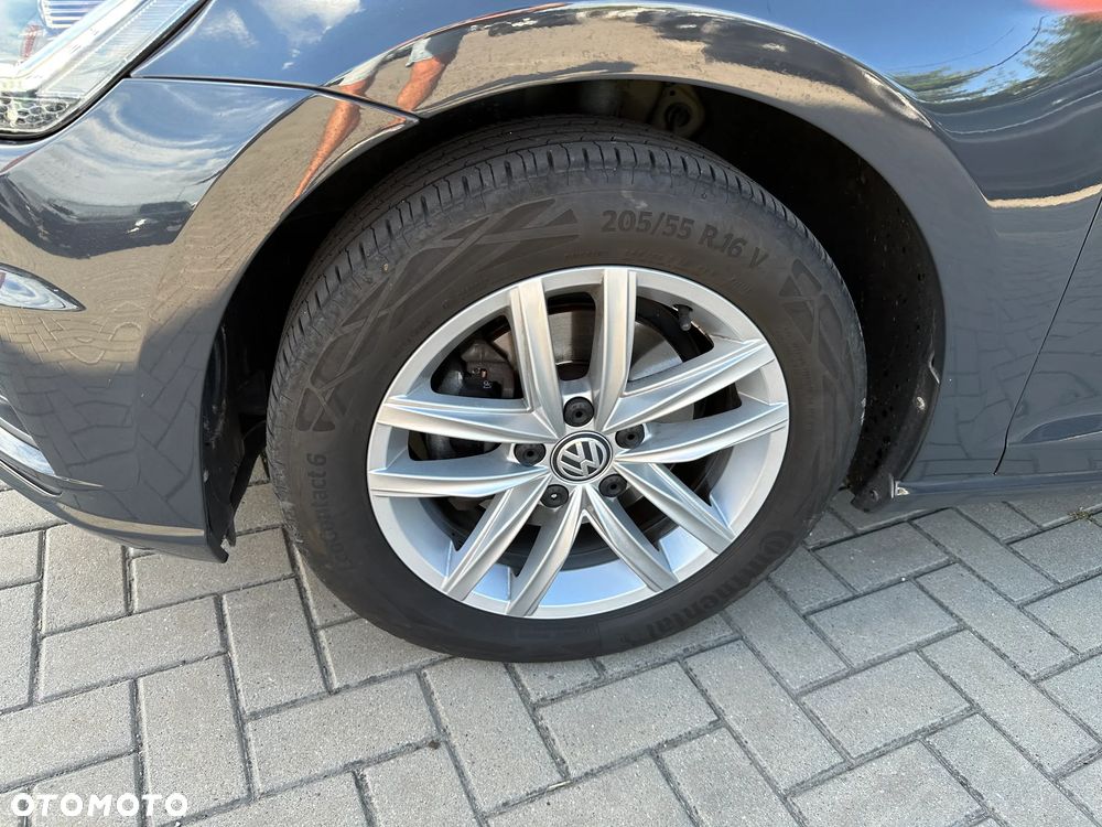 Volkswagen Golf Variant - 32