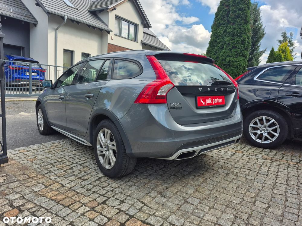 Volvo V60 Cross Country D3 Momentum - 17