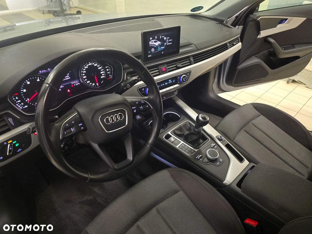 Audi A4 Avant 2.0 TDI DPF Attraction - 18