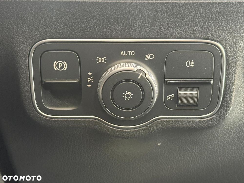 Mercedes-Benz EQA 300 66.5kWh 4-Matic Progressive - 28