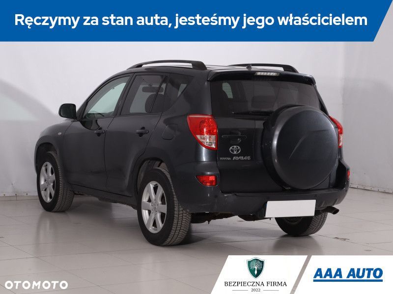 Toyota RAV4 - 6
