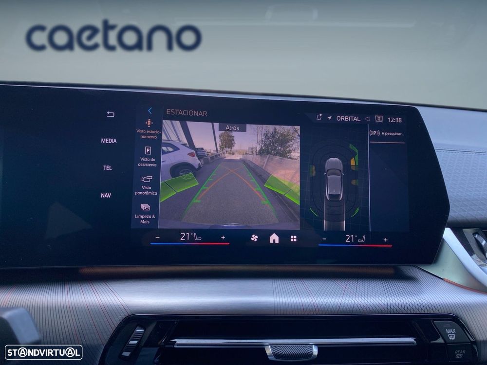 BMW iX2 eDrive20 Pack Desportivo M - 9