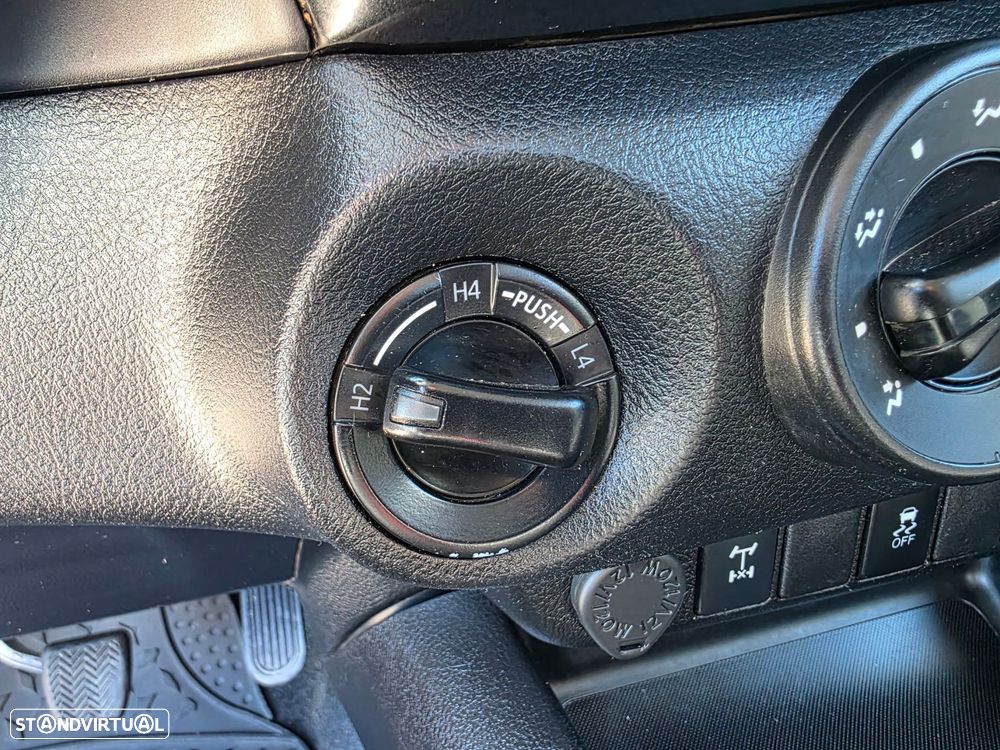 Toyota Hilux 2.4 D-4D 4WD CD CH - 17