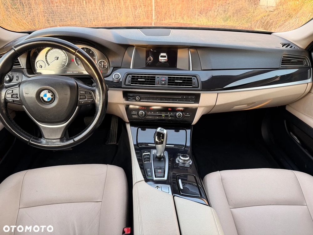 BMW Seria 5 525d - 10