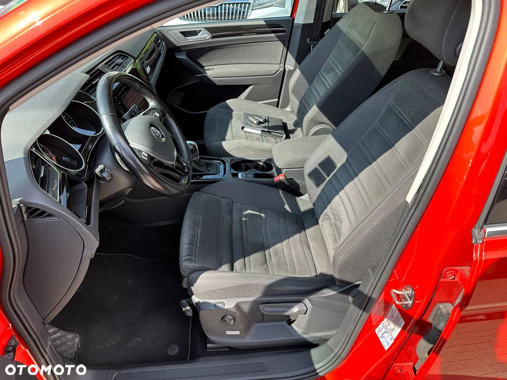 Volkswagen Touran - 21