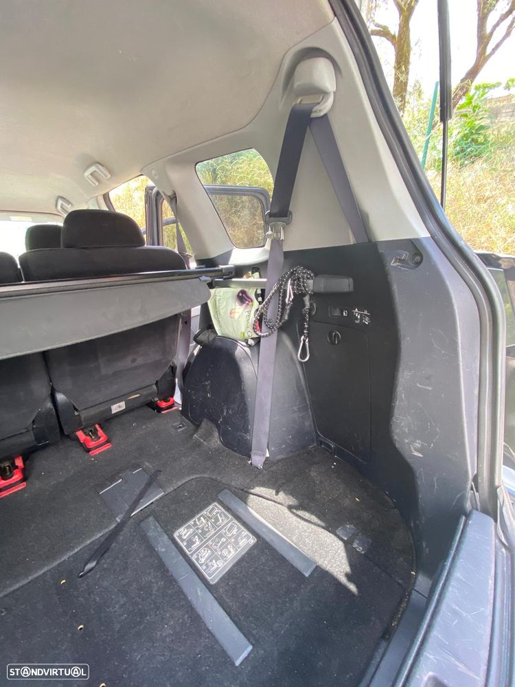 Mitsubishi Outlander 2.0 DI-D SW 4WD - 40