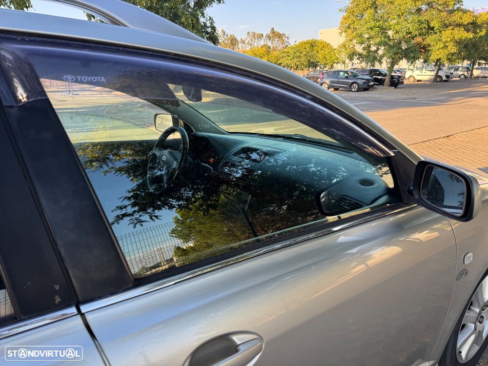 Toyota Avensis SW 2.0 D-4D - 21