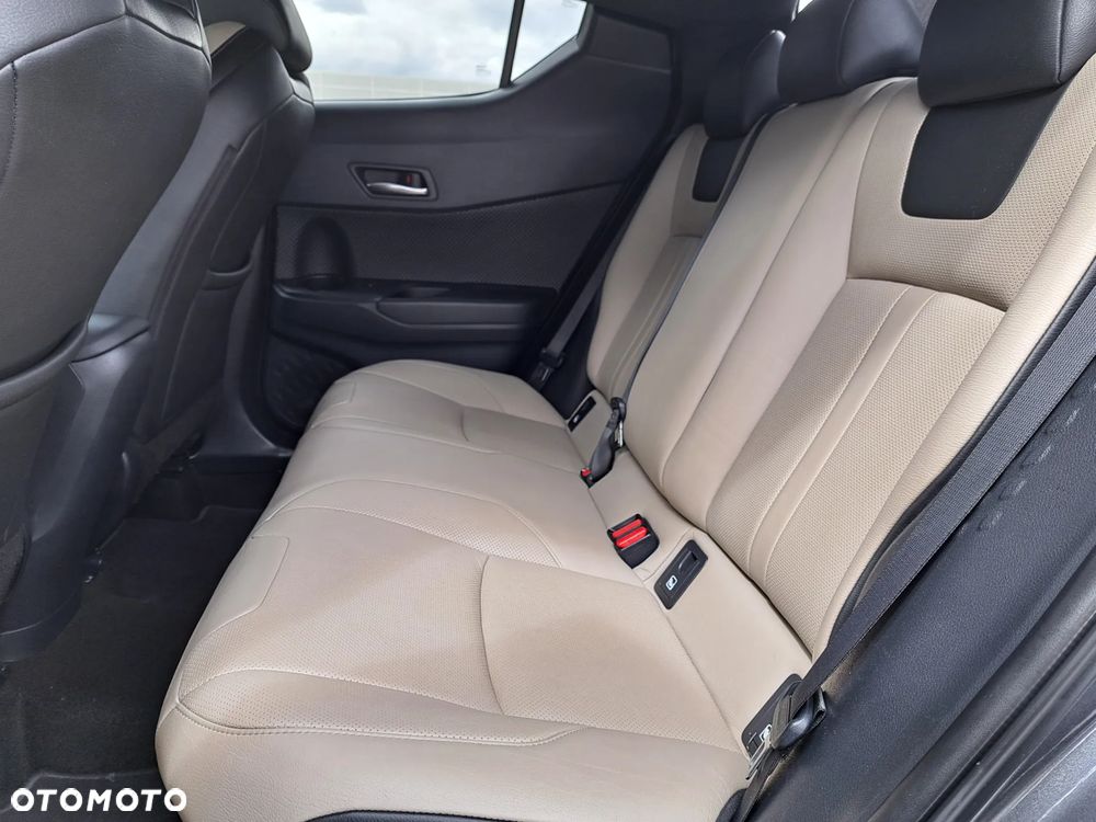 Toyota C-HR Lounge - 24