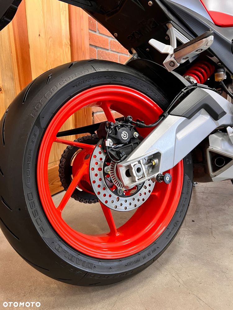 Aprilia Tuono - 8