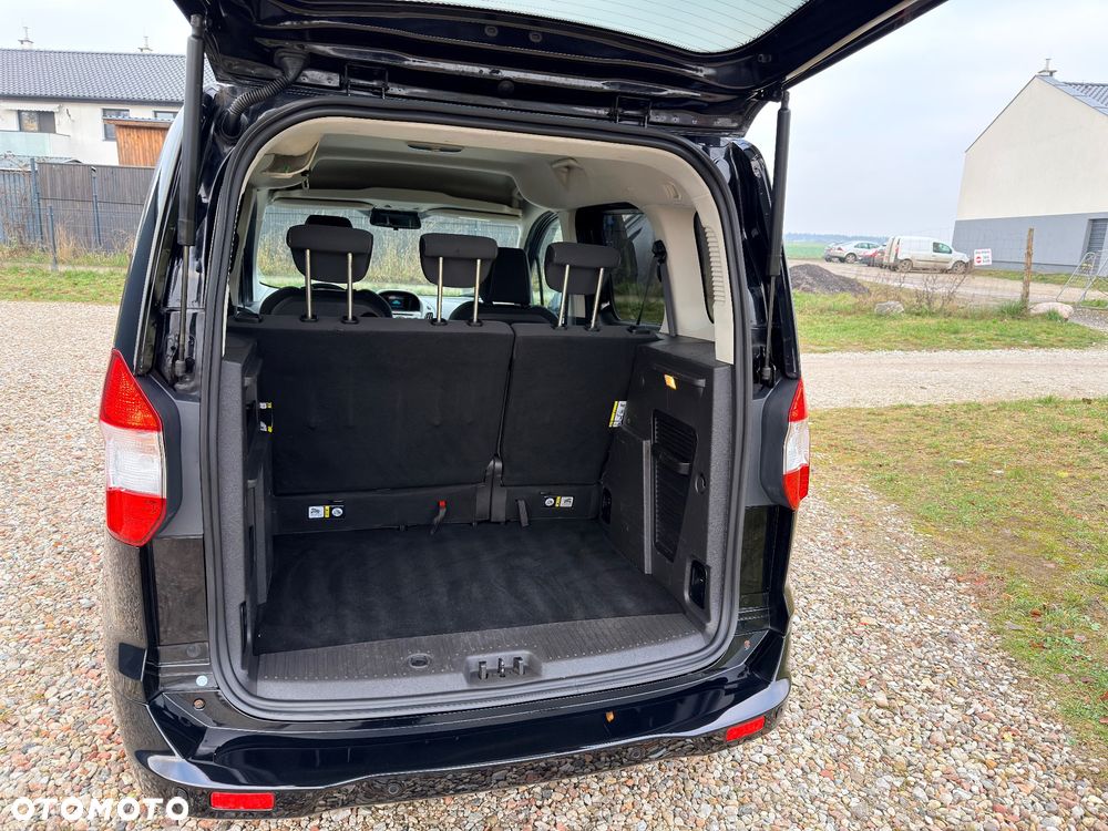 Ford Tourneo Courier 1.0 EcoBoost Titanium - 24