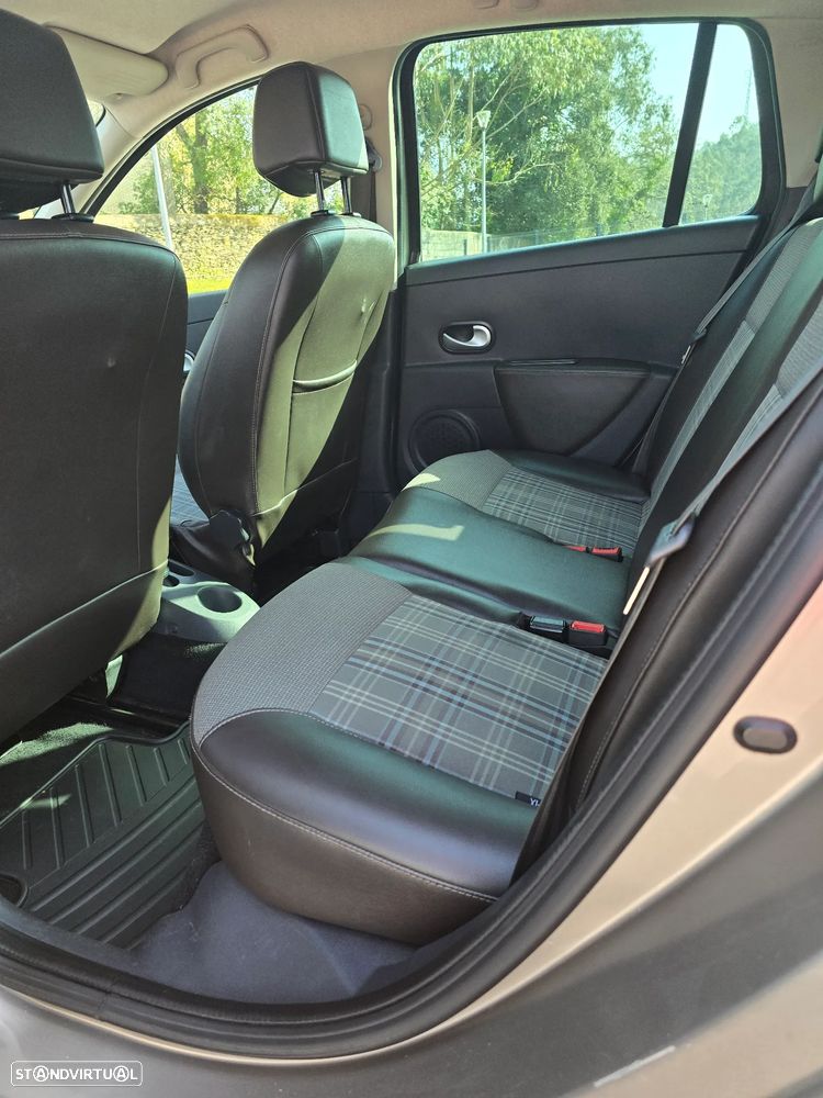 Renault Clio Sport Tourer - 9