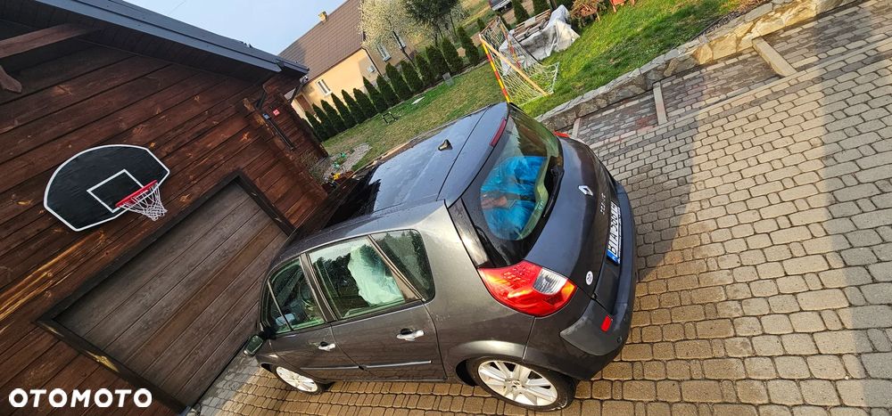 Renault Scenic 1.9 dCi Tech Run - 16