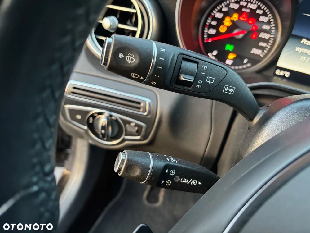 Mercedes-Benz Klasa C 220 (BlueTEC) d 7G-TRONIC AMG Line - 28