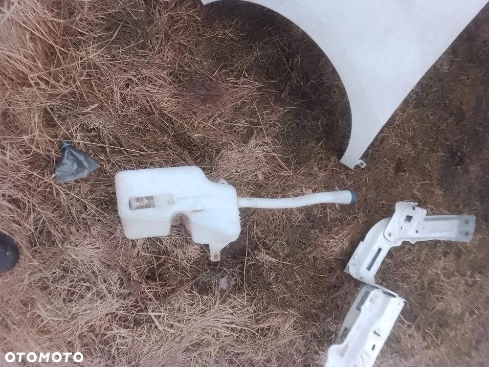 wzmocnienie przód doblo II zbiorniczek  części - 2