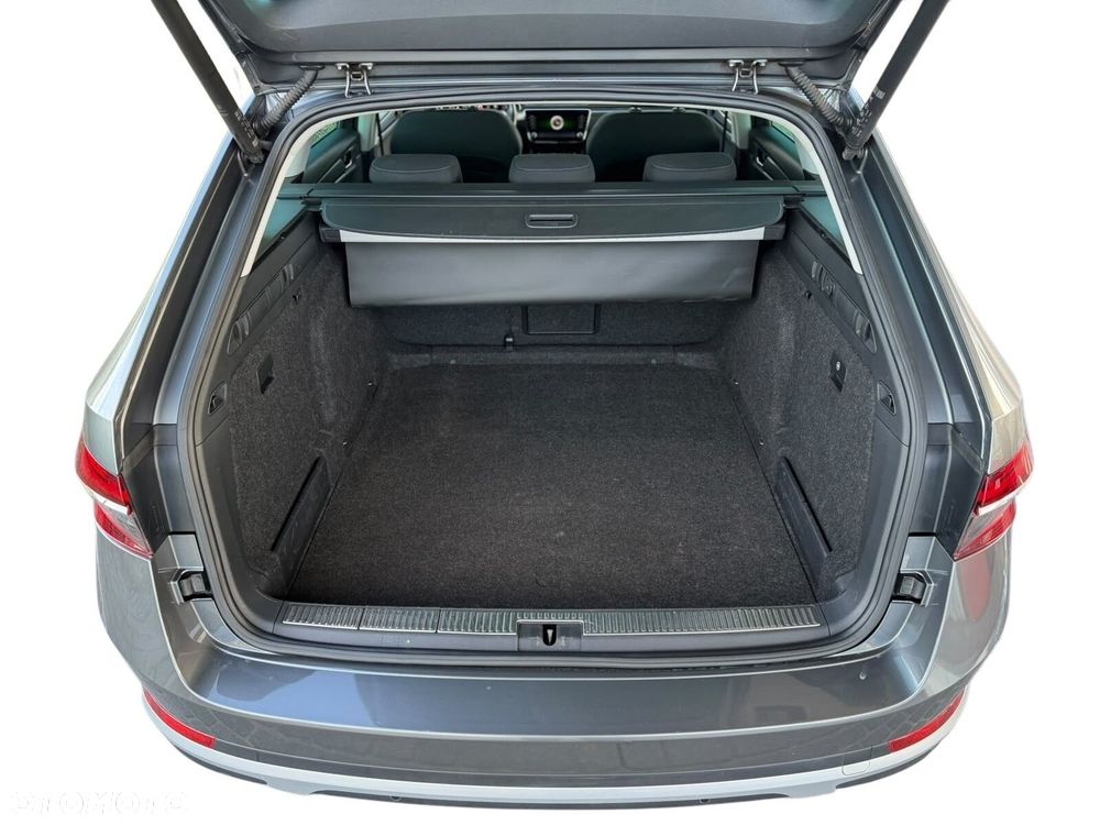 Skoda Superb 2.0 TDI SCR 4x4 Scout DSG - 28