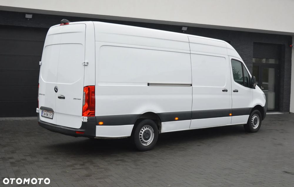 Mercedes-Benz Sprinter - 5