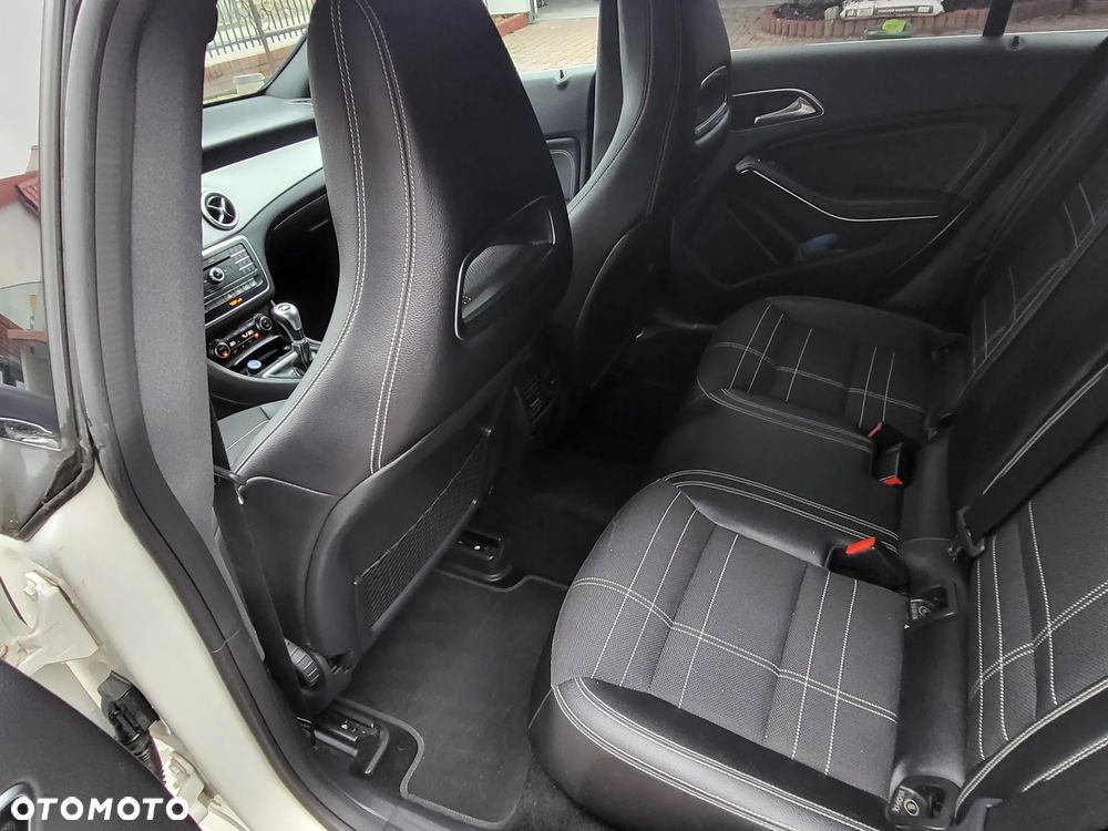 Mercedes-Benz CLA 200 - 18