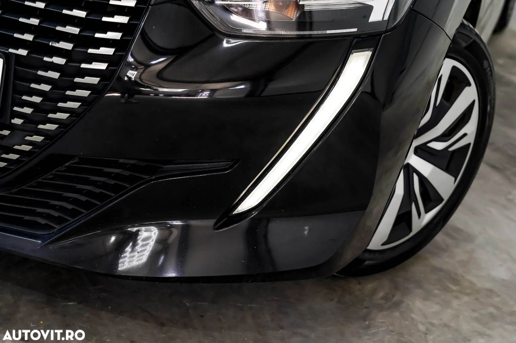 Peugeot 208 1.2 L PureTech STT Active - 35