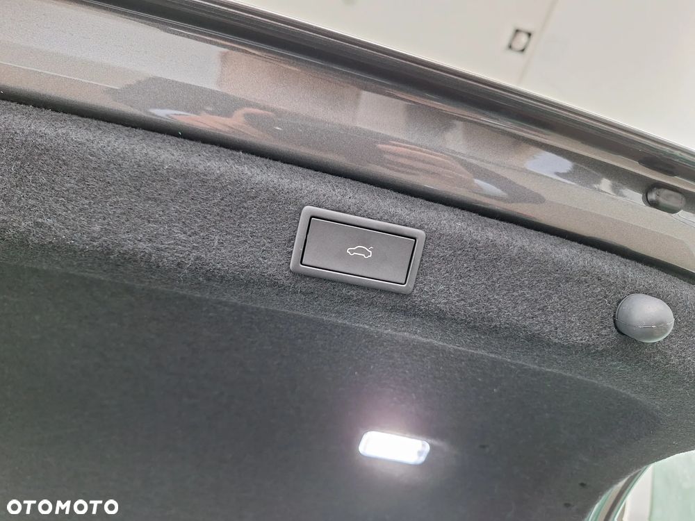 Skoda Superb 2.0 TSI L&K DSG - 19