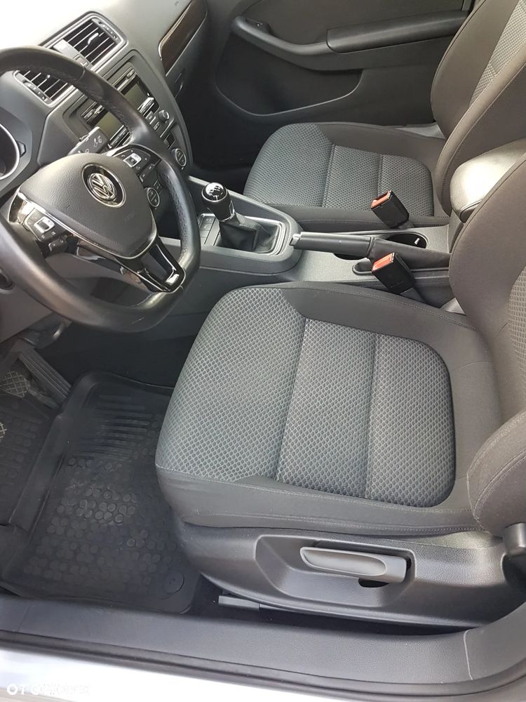 Volkswagen Jetta 1.2 TSI BMT Comfortline - 9