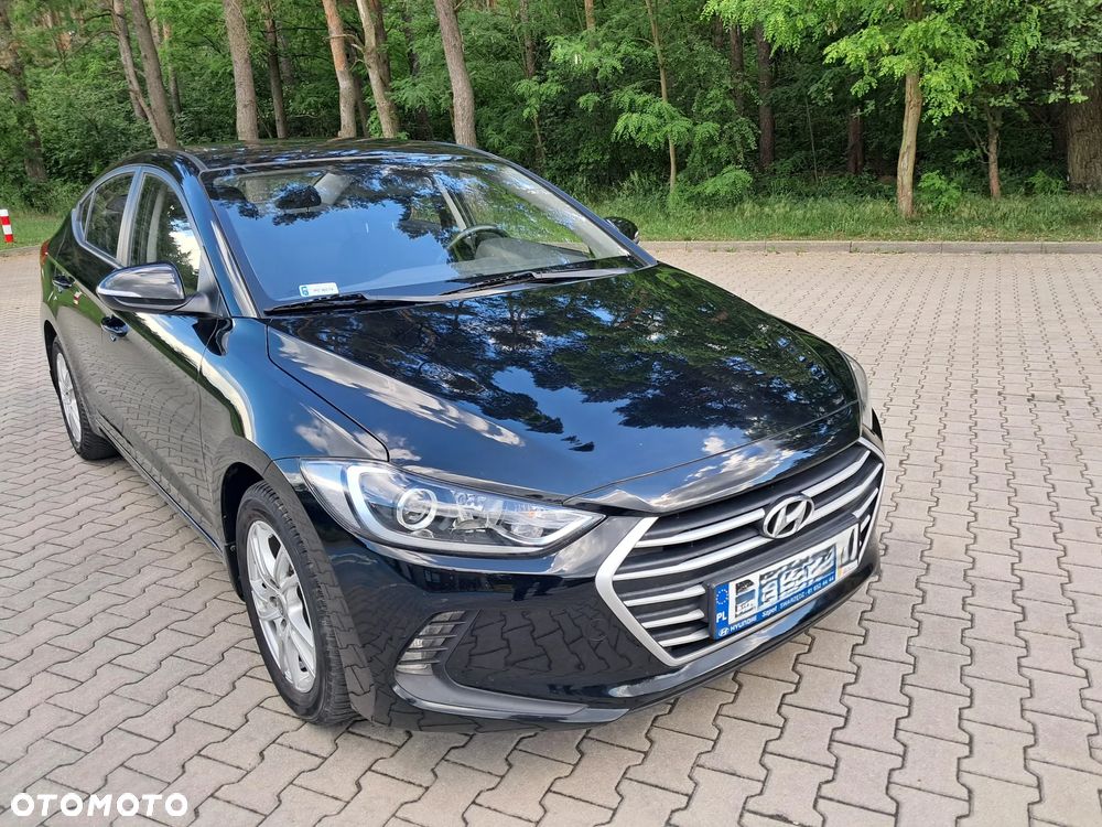 Hyundai Elantra 1.6 Classic Plus - 3
