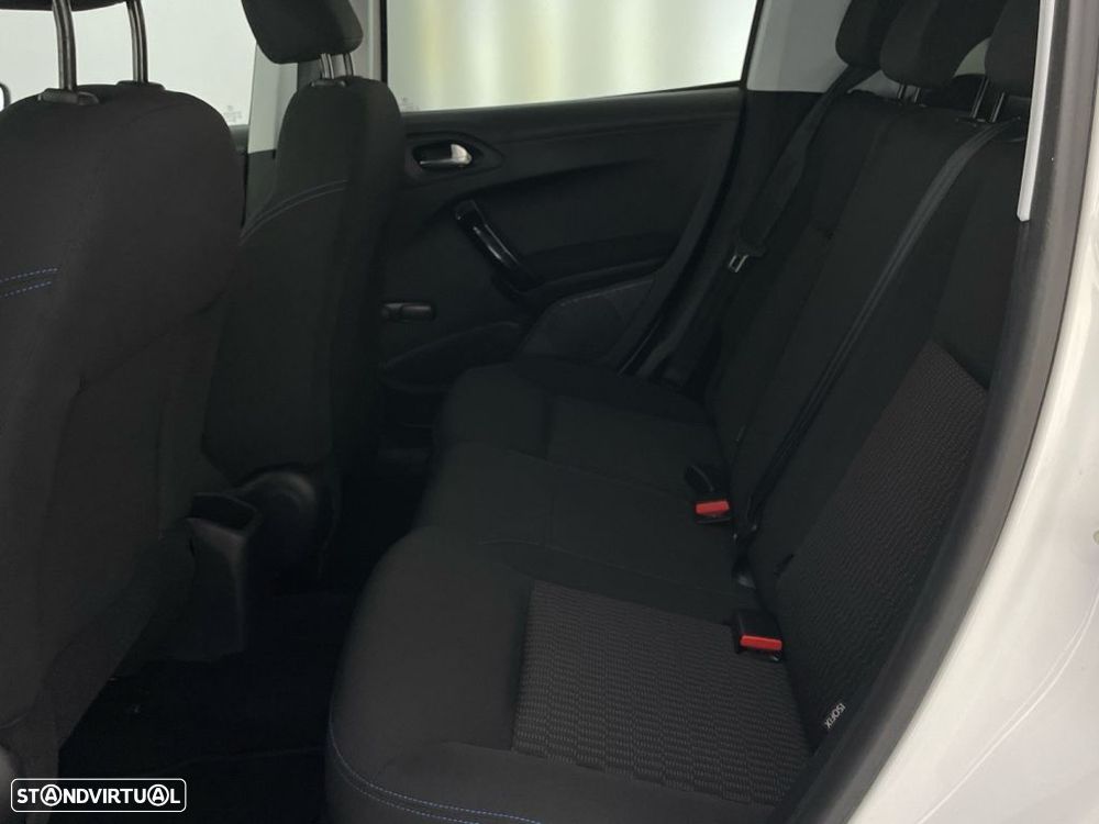 Peugeot 208 1.2 PureTech Active - 12