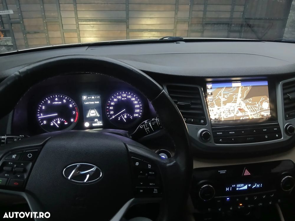 Hyundai Tucson 1.6 GDI 2WD DCT Premium - 9