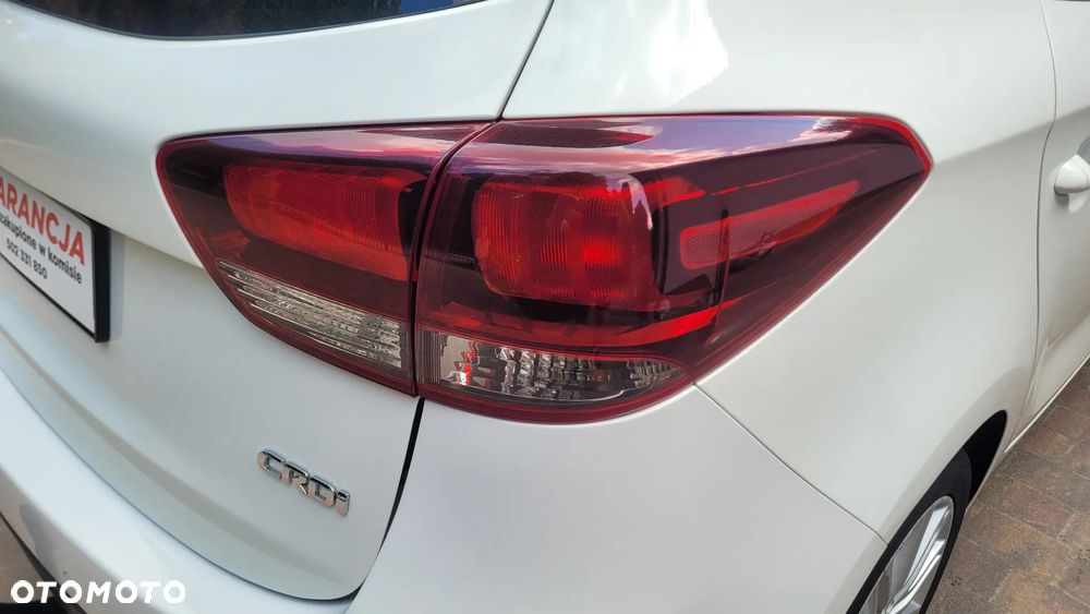 Kia Carens 1.7 CRDi 141 Dream Team Edition - 9