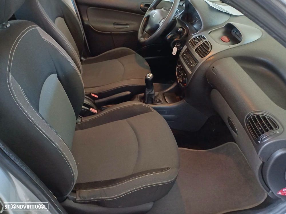 Peugeot 206 1.4 XT - 8