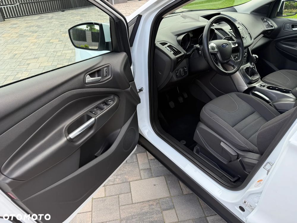 Ford Kuga 1.6 EcoBoost 2x4 Individual - 24