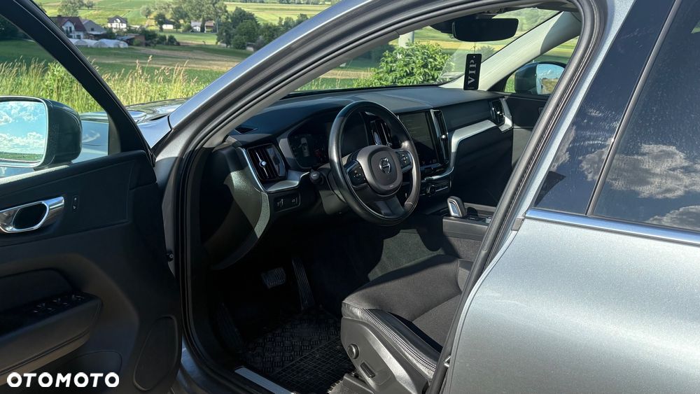 Volvo XC 60 B4 D Momentum - 10