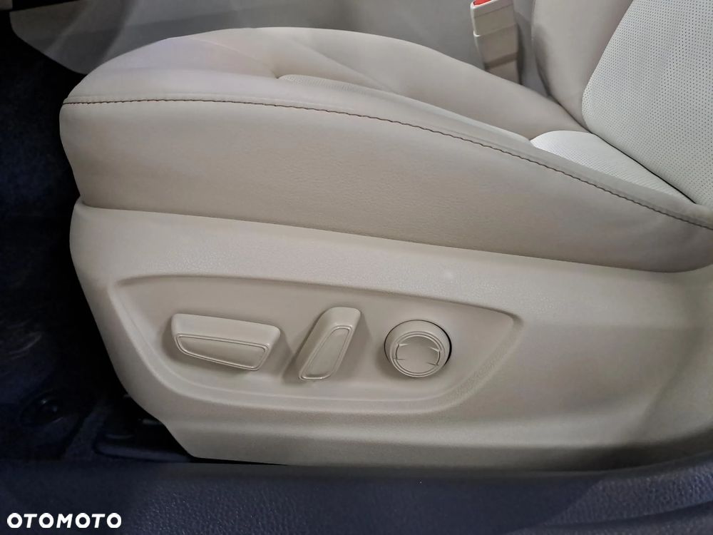 Toyota Camry 2.5 Hybrid Executive CVT - 11