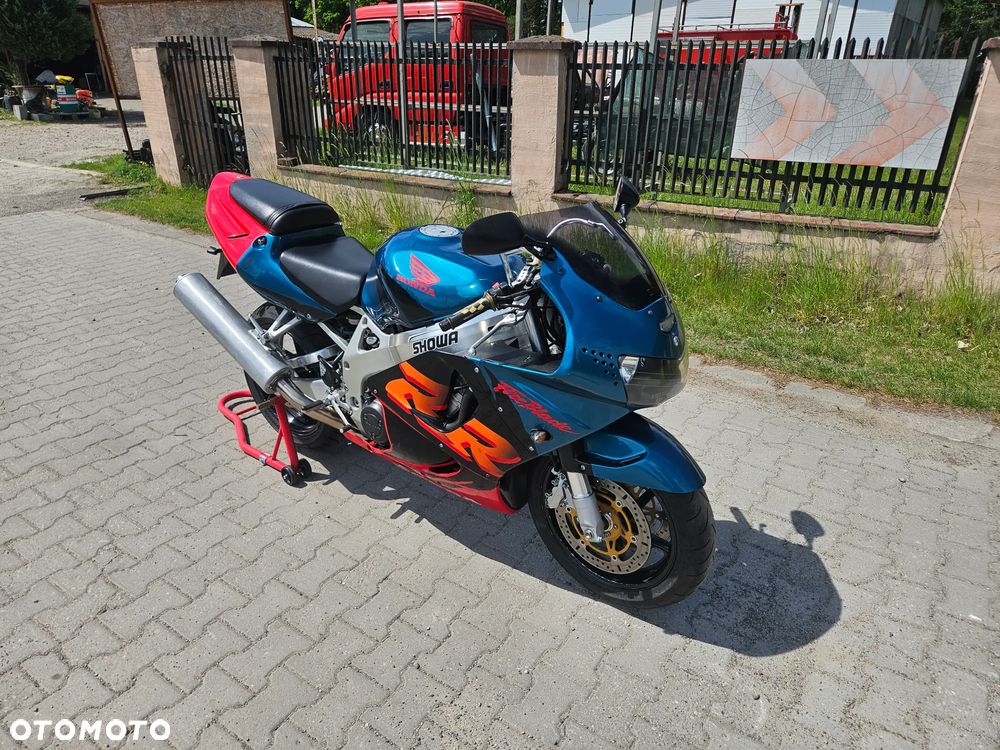 Honda CBR - 6