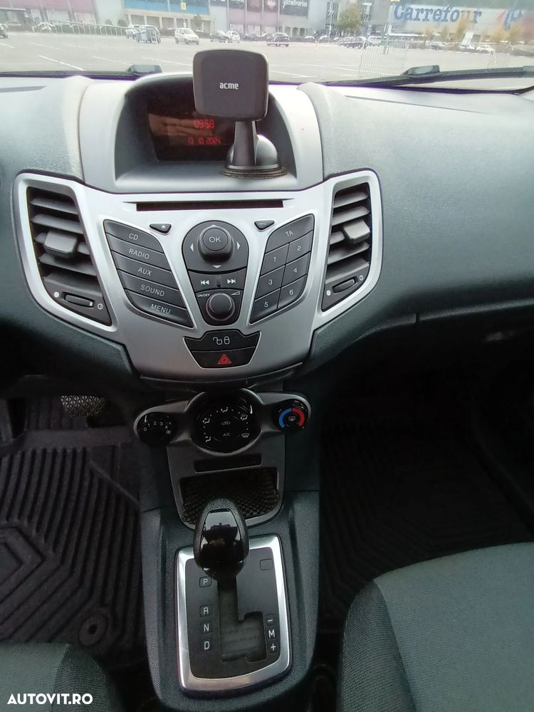 Ford Fiesta - 11