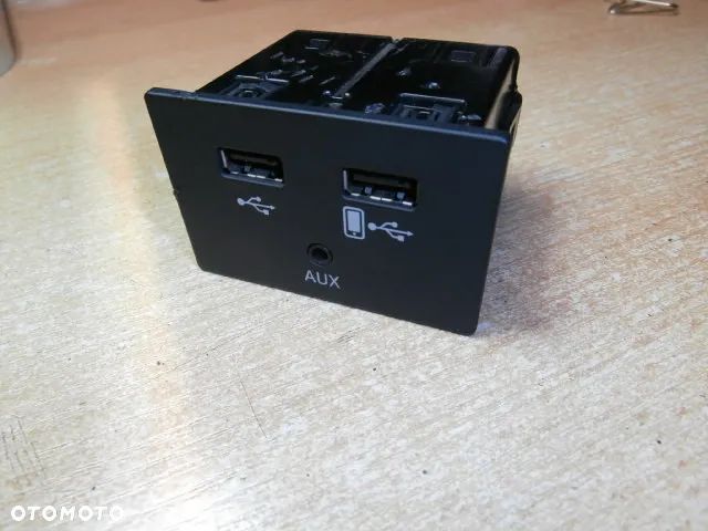 GNIAZDO PORT USB AUX AUDI A6 C7 A7 APPLECAR ANDROIDAUTO 4G0035736 - 1